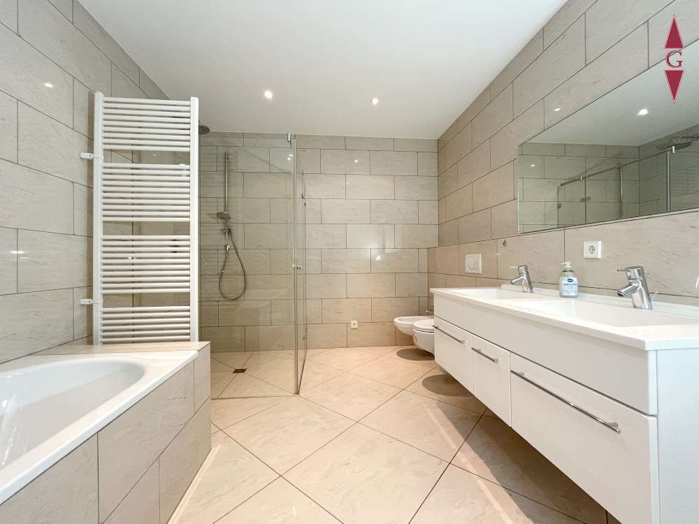 1-652 Badezimmer 