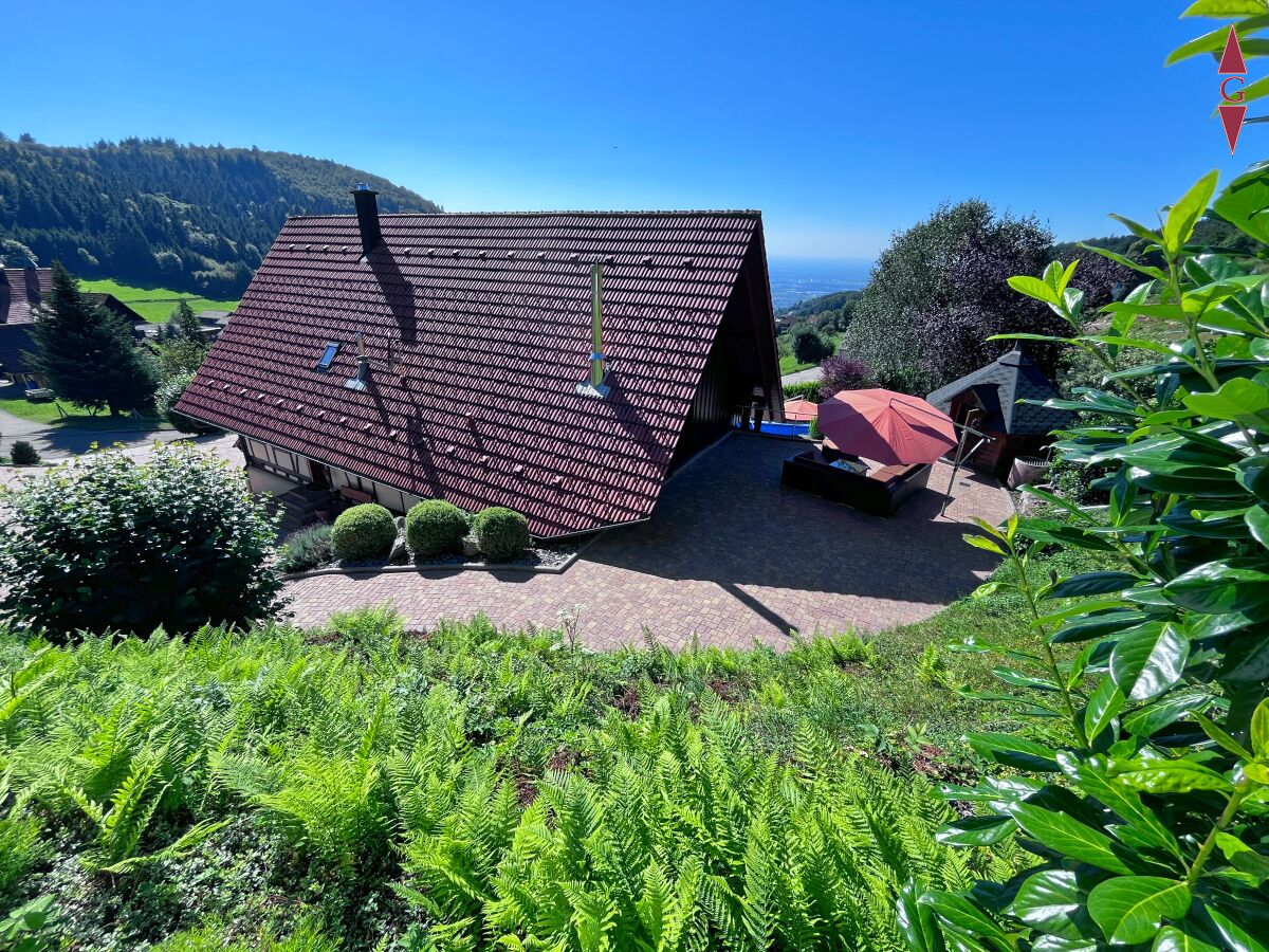 Außenansichten Haus weitere Perspektiven (5)