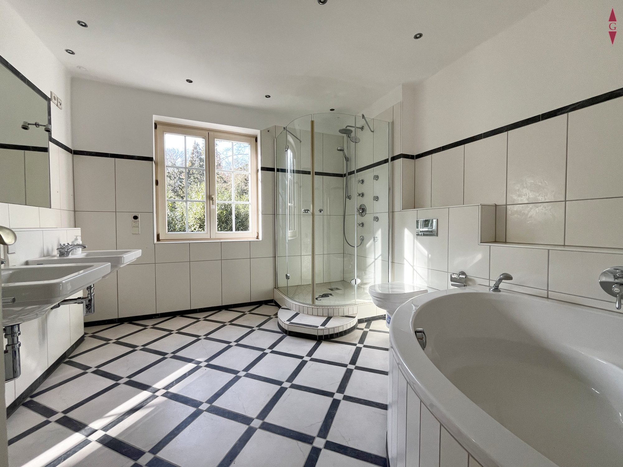 1-703 Villa Lichtentaler Allee 