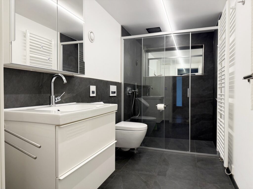 Bildtitel: Badezimmer_UG_2